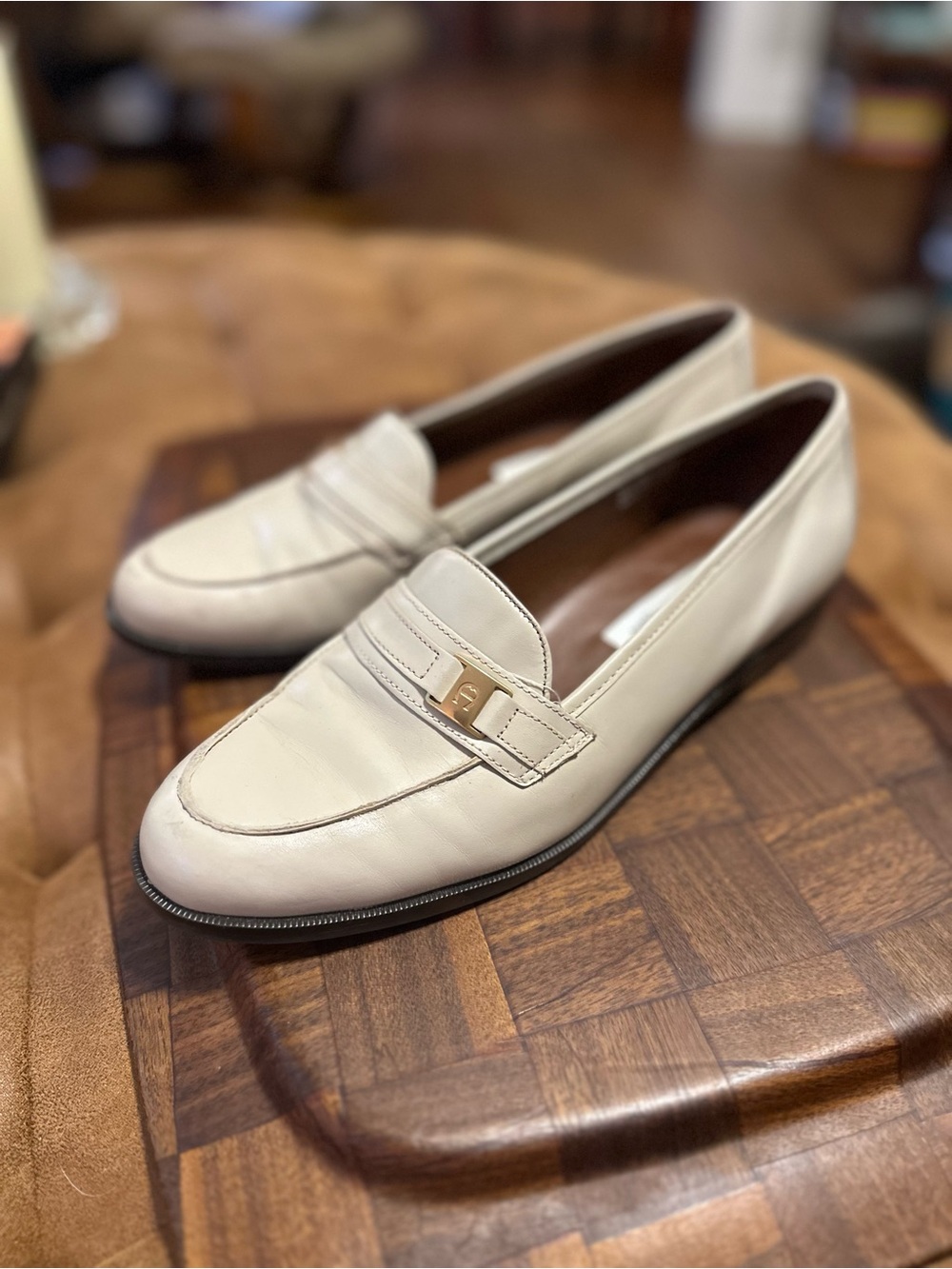 Vintage Etienne Aigner "Camelot" leather loafers, classic cream/off-white, 8.5